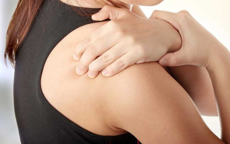 болка под лопатката от гърба